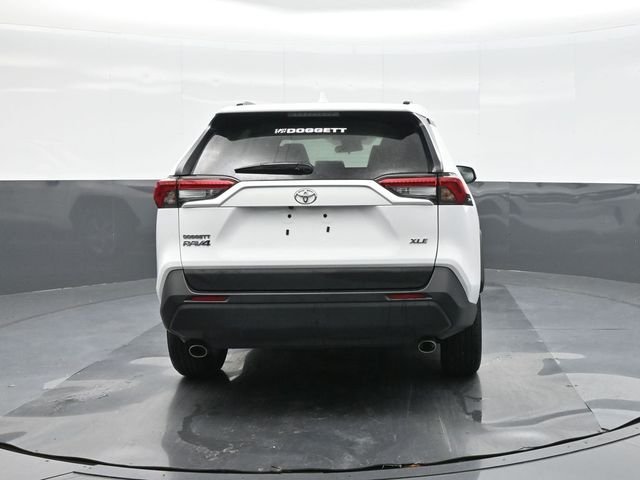 Used 2025 White Toyota XLE image 11