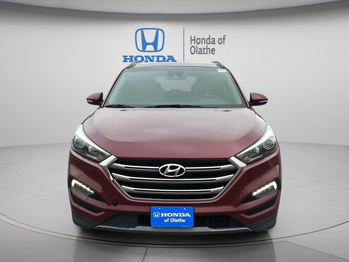 Used 2016 Ruby Wine Hyundai Limited image 8