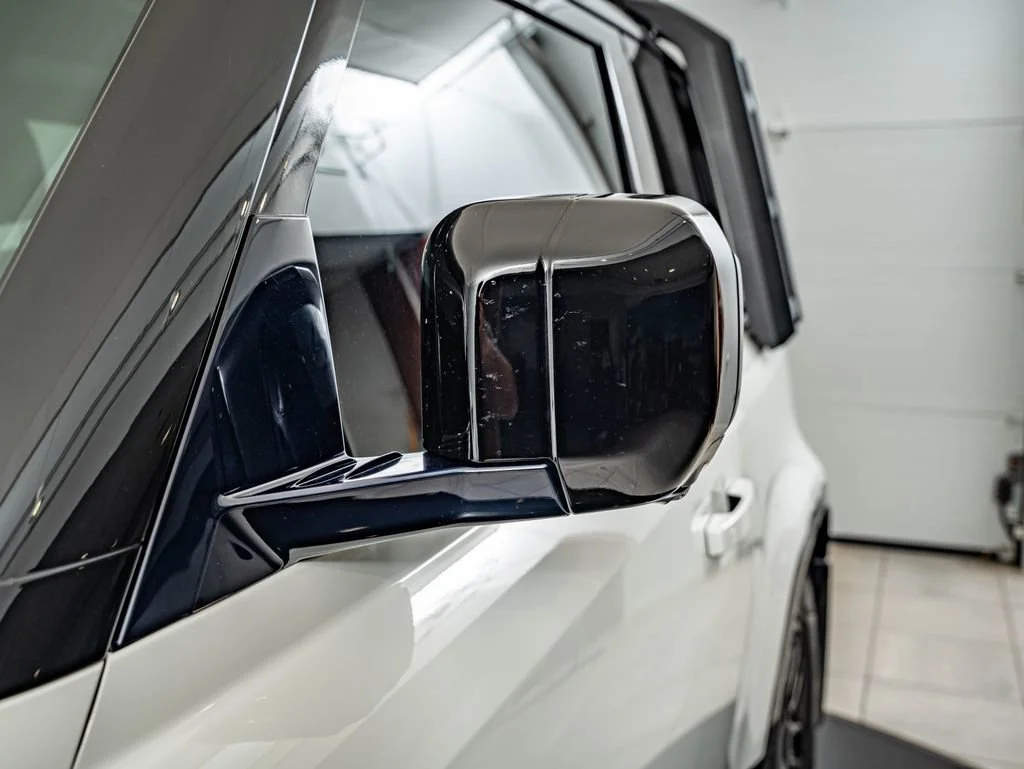 Used 2023 Fuji White Land Rover X-Dynamic SE image 9