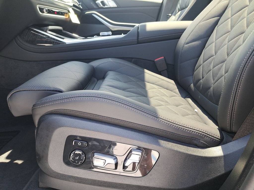New 2027 Black Sapphire Metallic BMW xDrive40i image 18