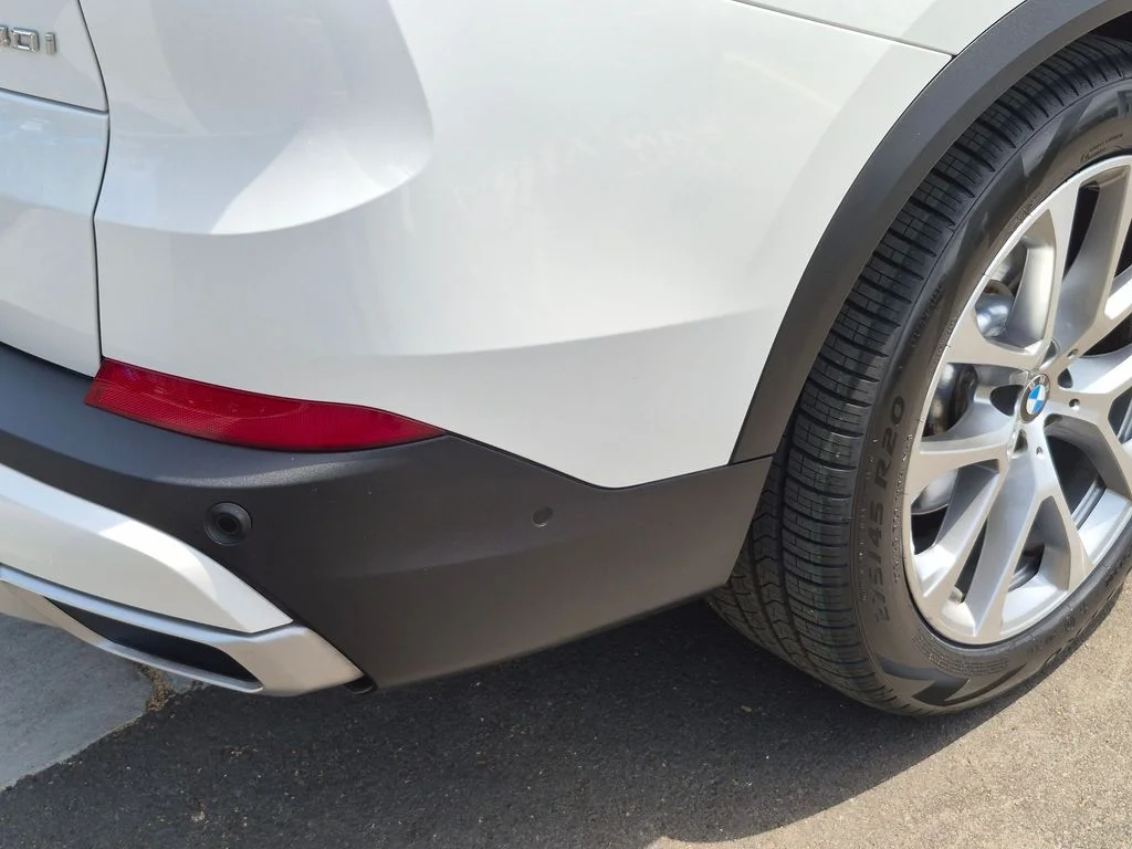 Used 2021 White BMW sDrive40i image 26