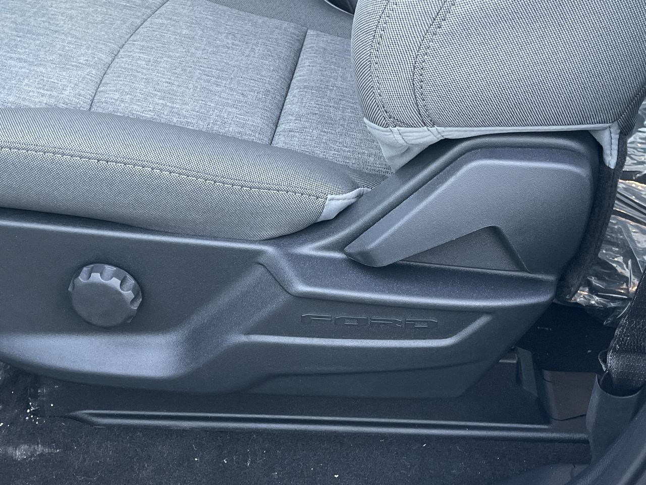 New 2026 Oxford White Ford XL image 22
