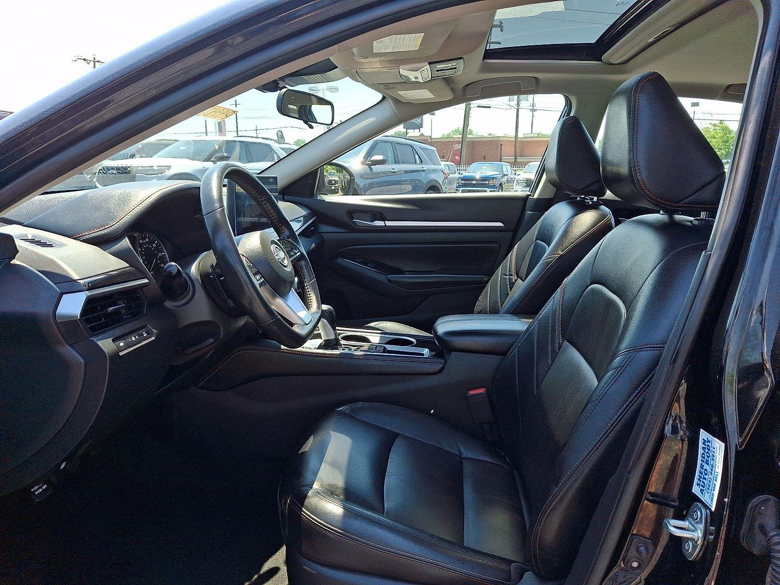Used 2024 Black Nissan 2.5 SR image 10