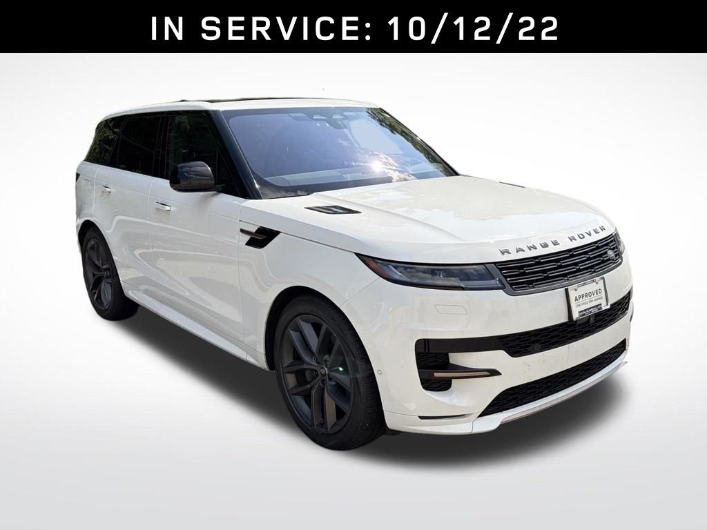Used 2023 White Land Rover SE Dynamic image 2