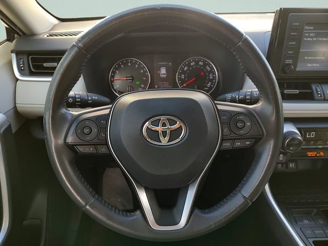 Used 2019 Gray Toyota XLE Premium image 11