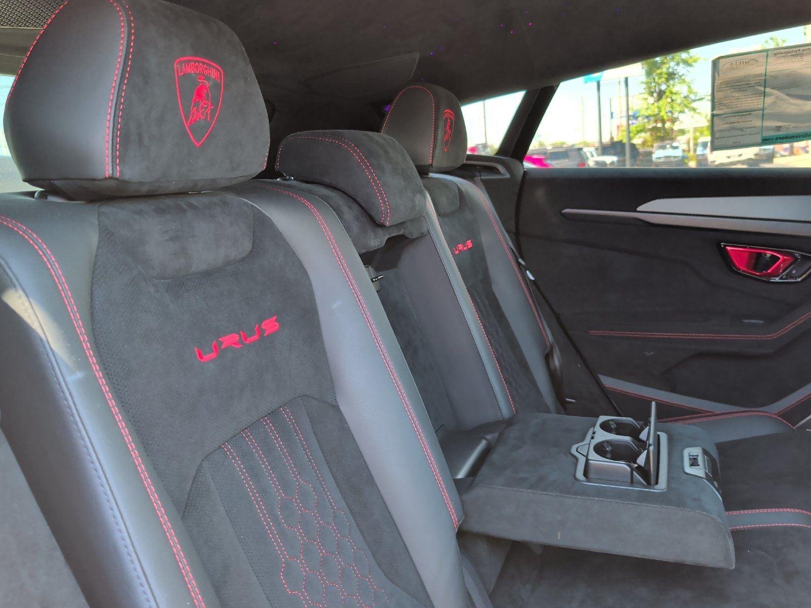 Used 2023 Bianco Monocerus Matt Lamborghini Performante image 38