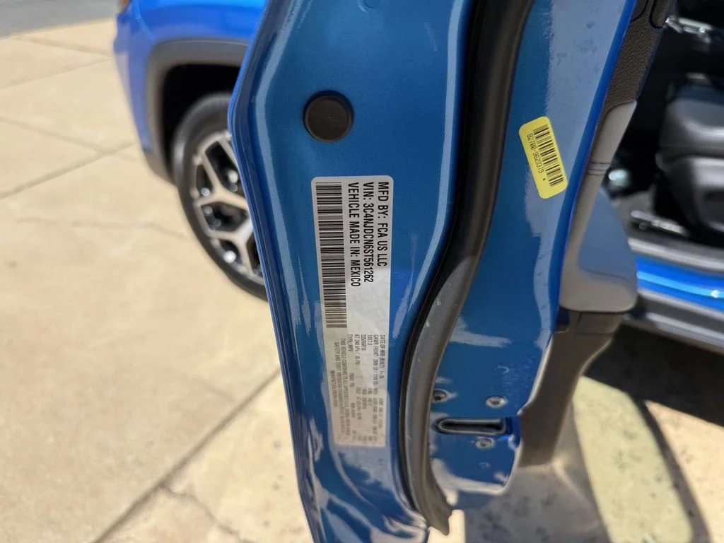 Used 2025 Blue Jeep Limited image 34