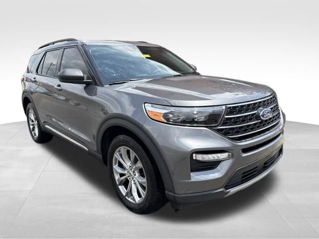 Used 2021 Gray Metallic Ford XLT image 1