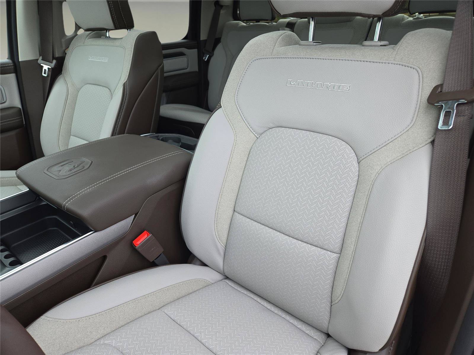 2026 RAM 1500 Laramie - Photo 16