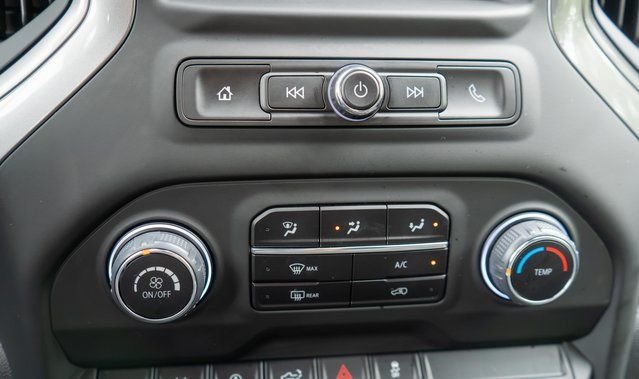 Used 2024  Chevrolet Custom image 26