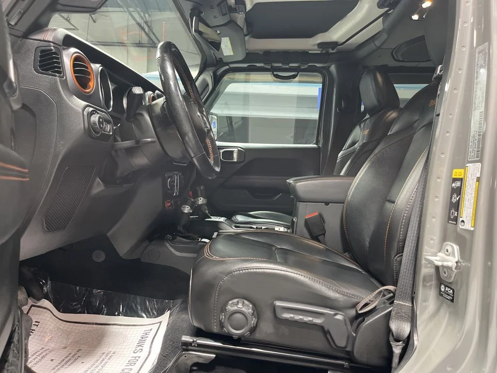 Used 2021 Sting-Gray Clearcoat Jeep Mojave image 13