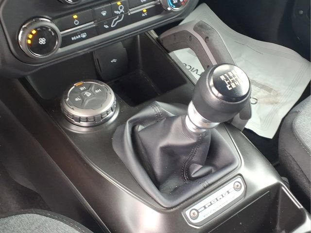 Used 2023  Ford Base image 9