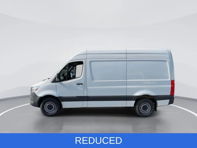 Used 2025 White Mercedes-Benz Cargo 144 WB image 5