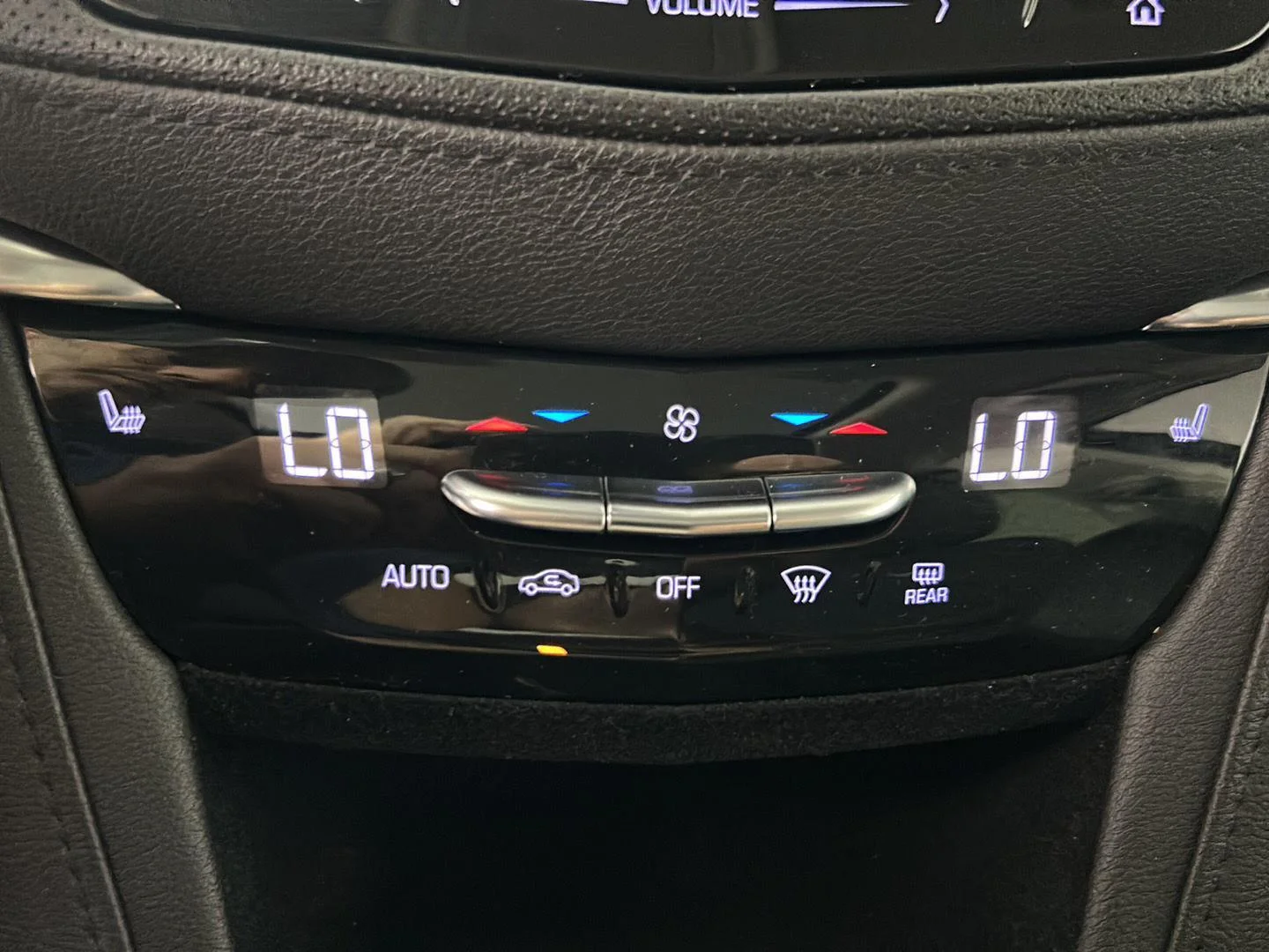 Used 2019 Black Metallic Cadillac Luxury image 21