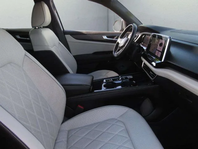 Used 2024 Platinum Gray Metallic Volkswagen 2.0T SEL Premium R-Line image 8
