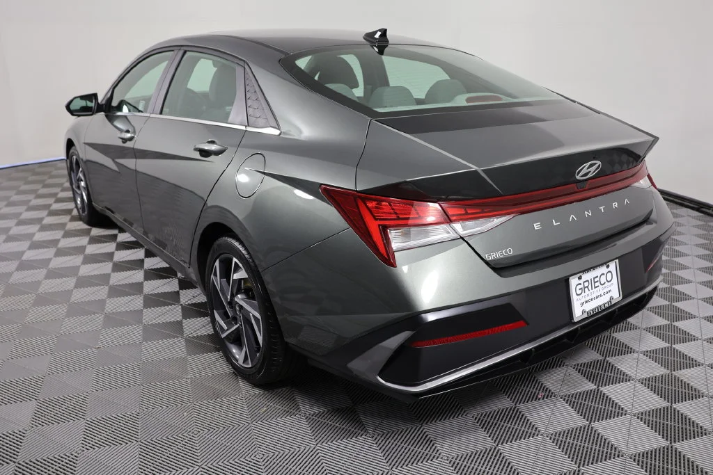 Certified Used 2025 Gray Hyundai SEL Convenience image 6