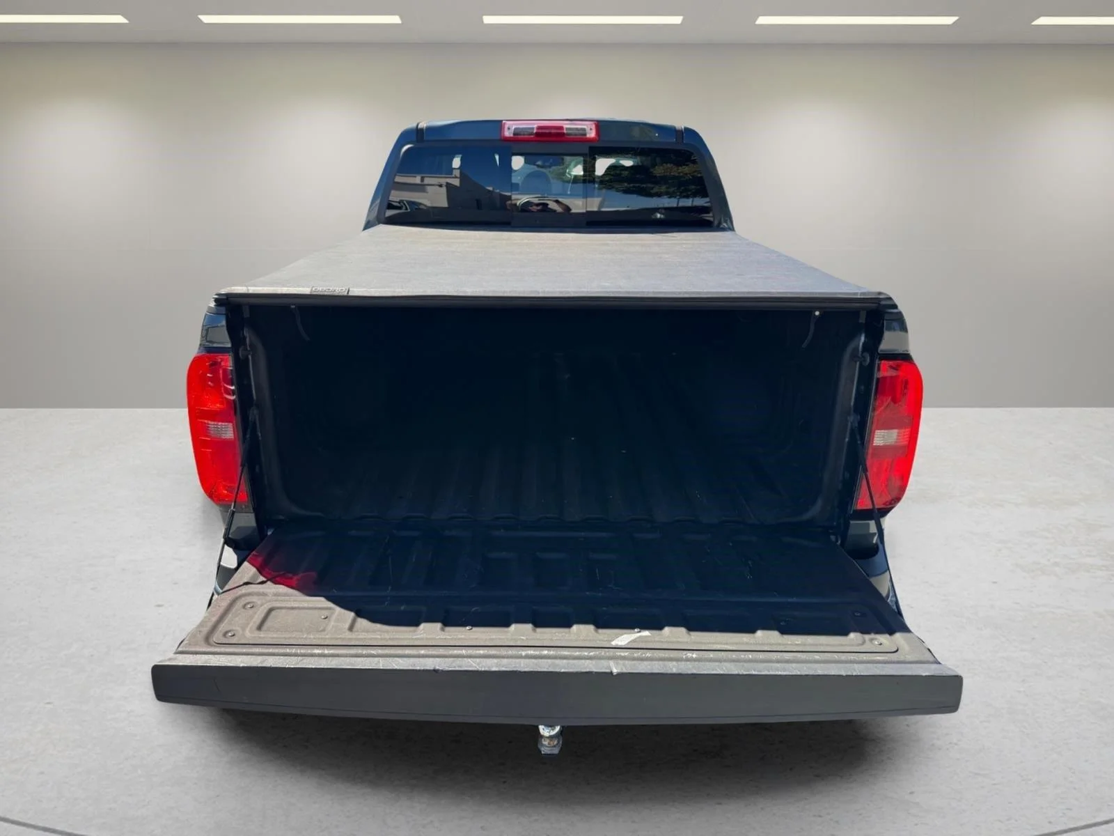 Used 2020 Shadow Gray Metallic Chevrolet 2WD Z71 image 13