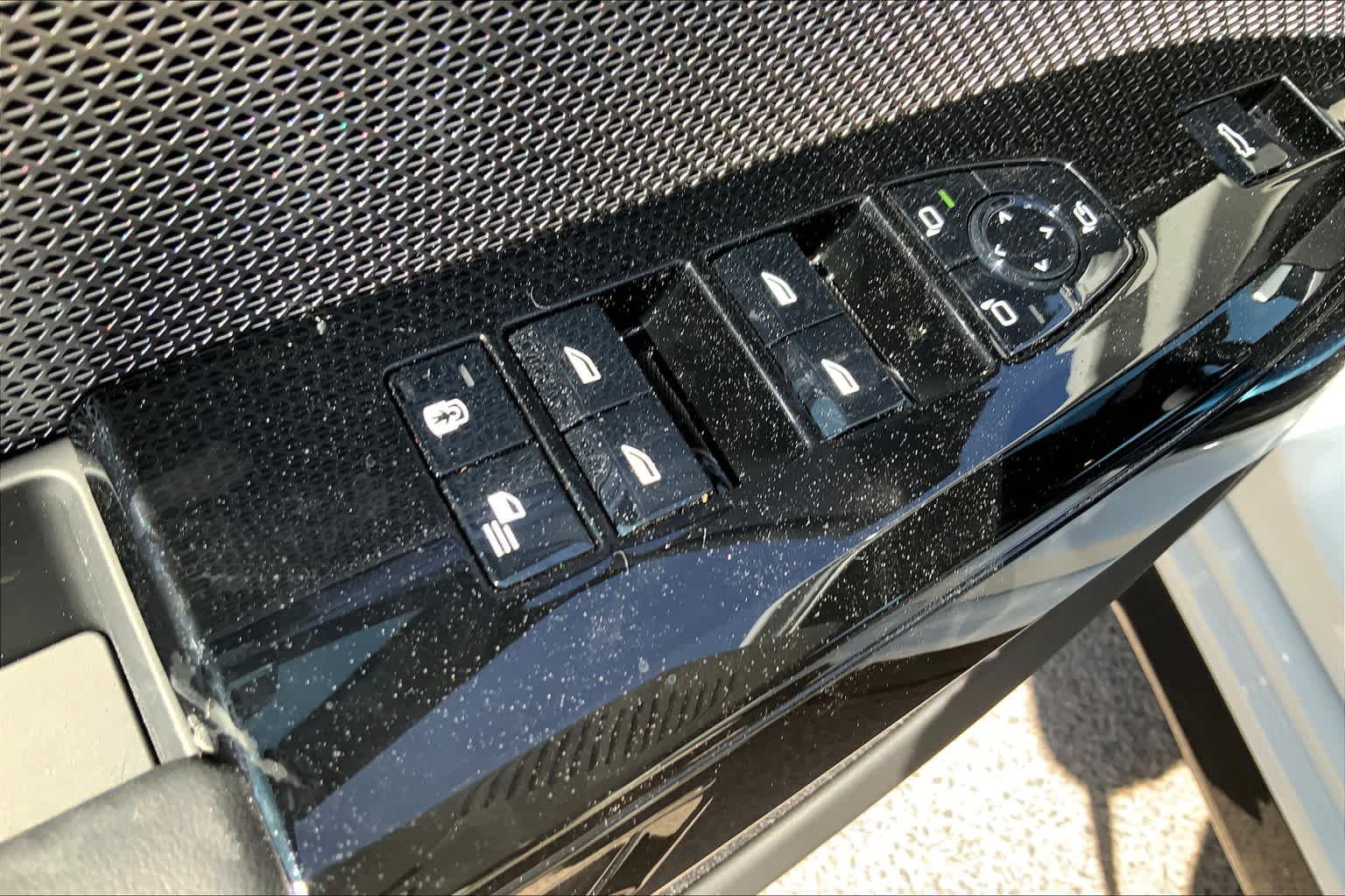 2025 BMW i7 50 - Photo 16