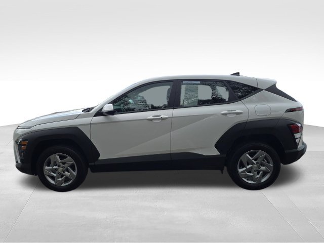 New 2026 White Hyundai SE image 2