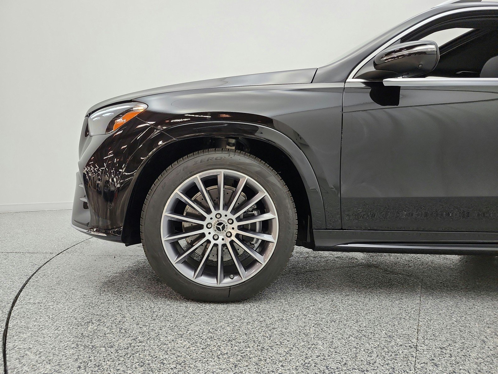New 2026 Obsidian Black Metallic Mercedes-Benz GLE 580 4MATIC® SUV image 15