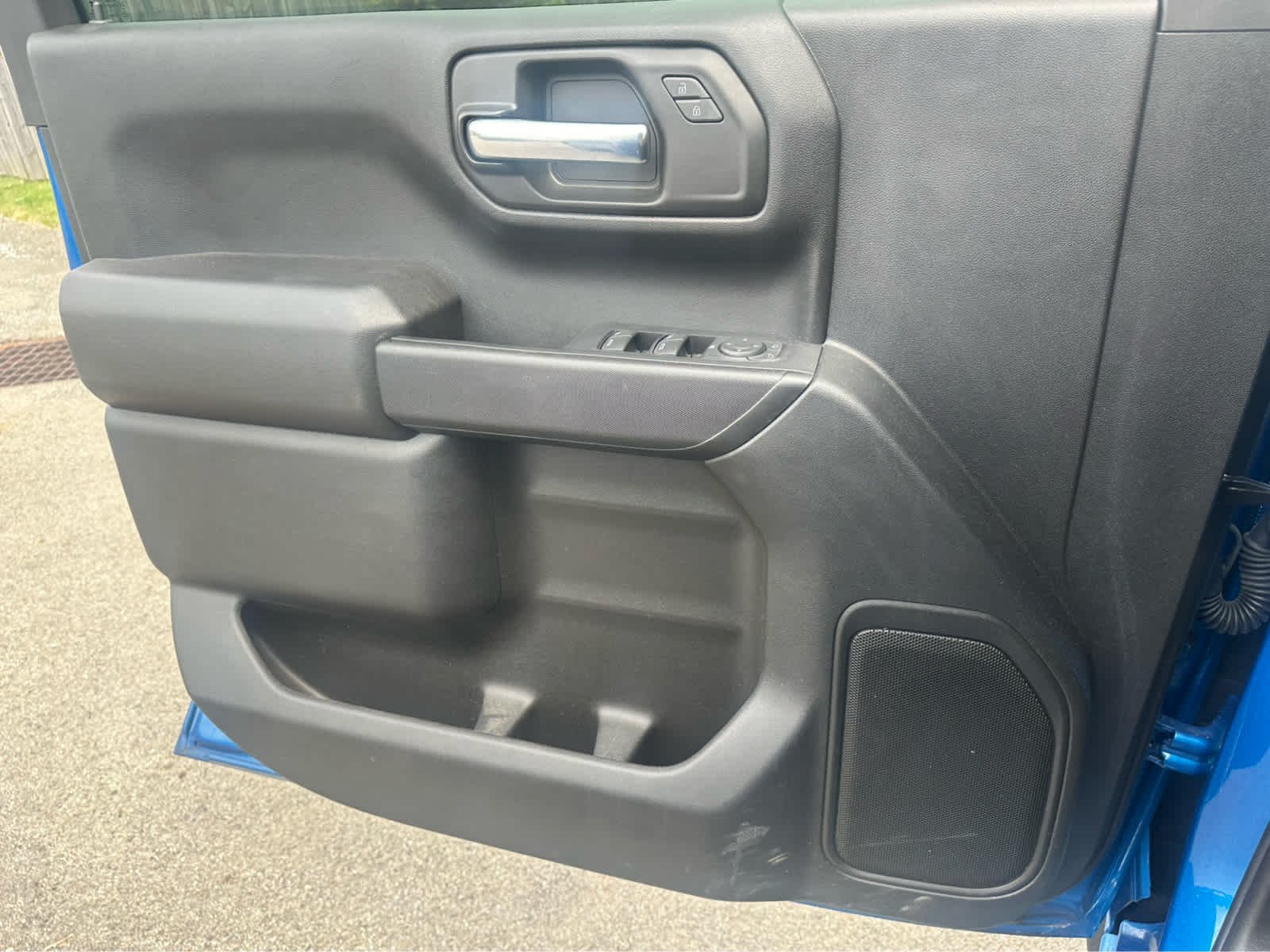 Used 2022 Glacier Blue Metallic Chevrolet Custom image 18