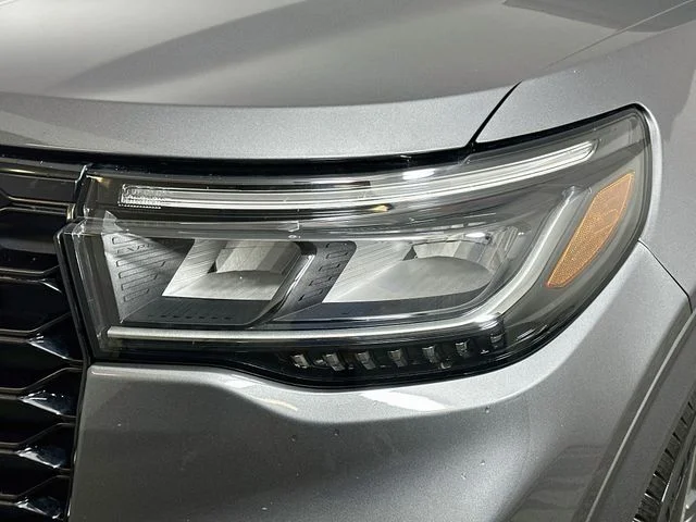 Certified Used 2025 Gray Ford ST-Line image 26