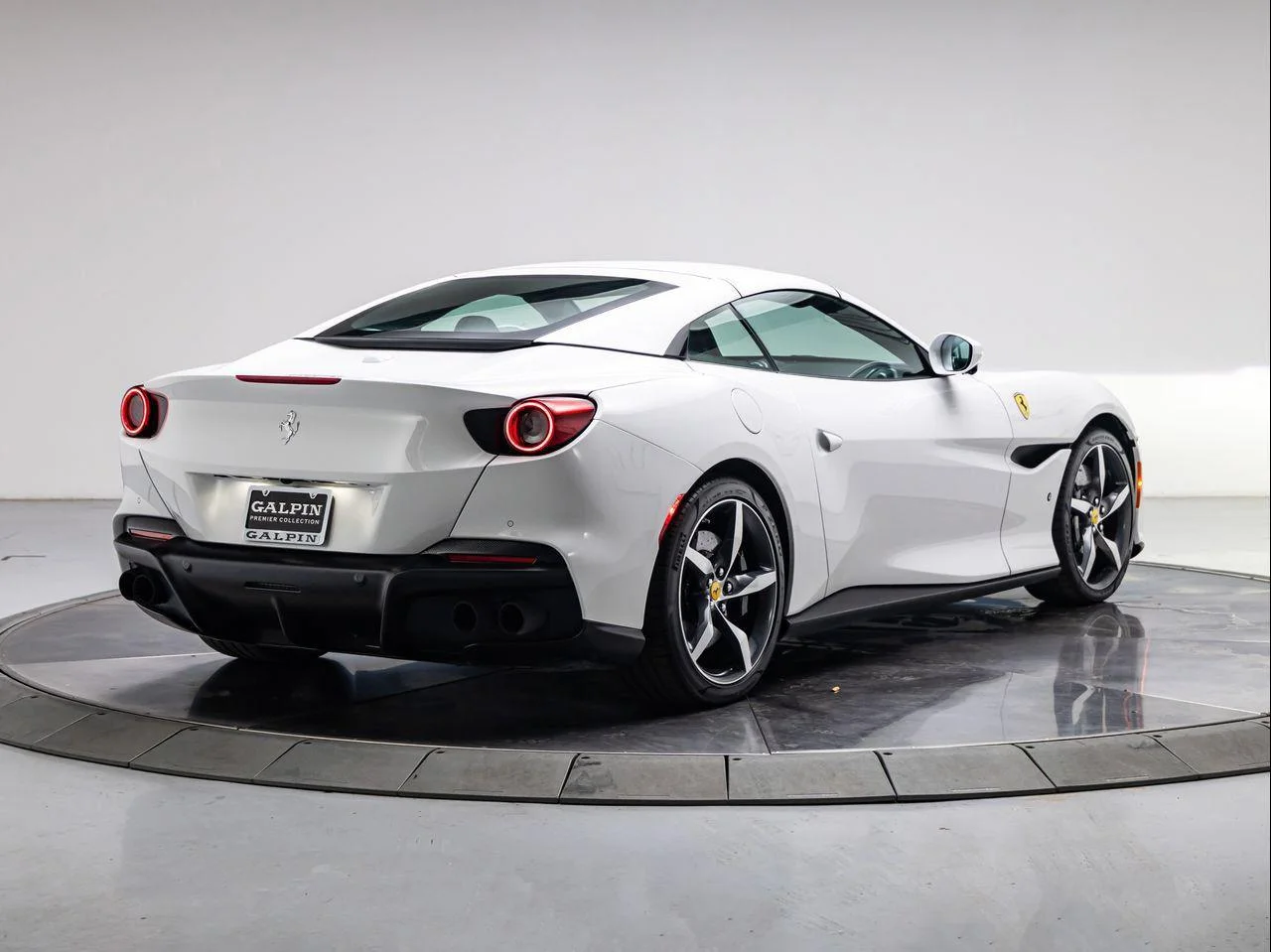 Used 2023 Bianco Cervino Ferrari M image 13
