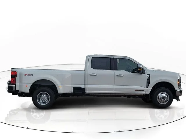New 2026 White Metallic Ford Lariat image 4