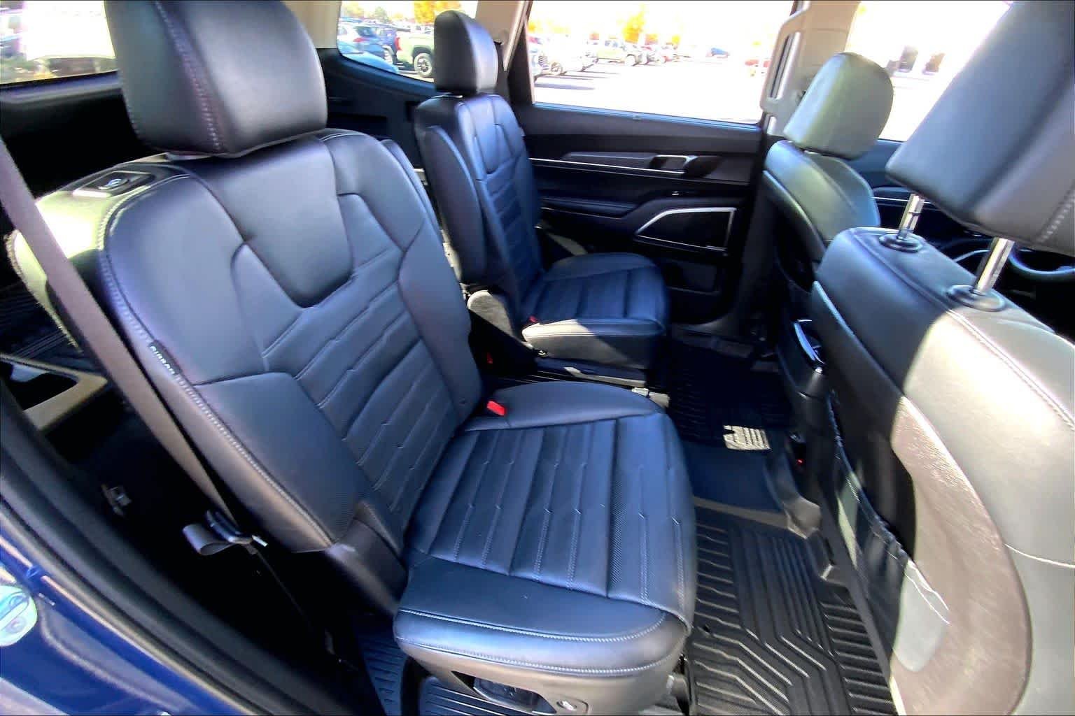 Used 2023 Midnight Lake Blue Kia SX Prestige image 18