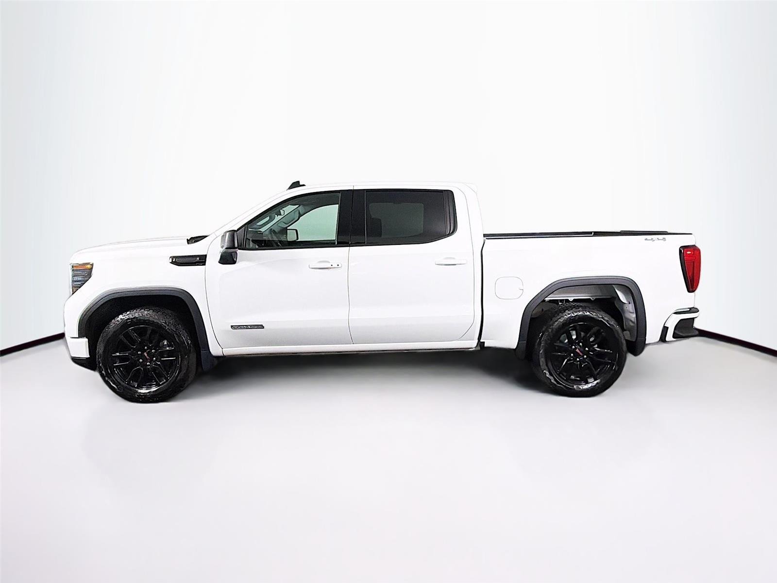 Used 2024 Summit White GMC Elevation image 4