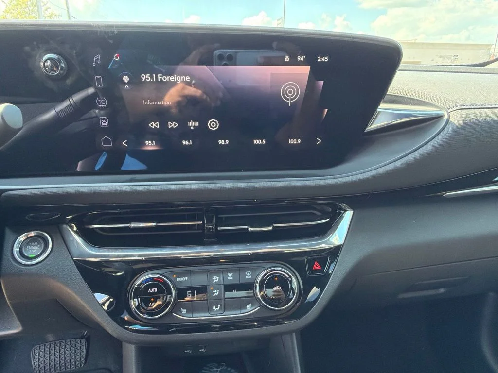 Used 2025 Blue Buick Sport Touring image 19