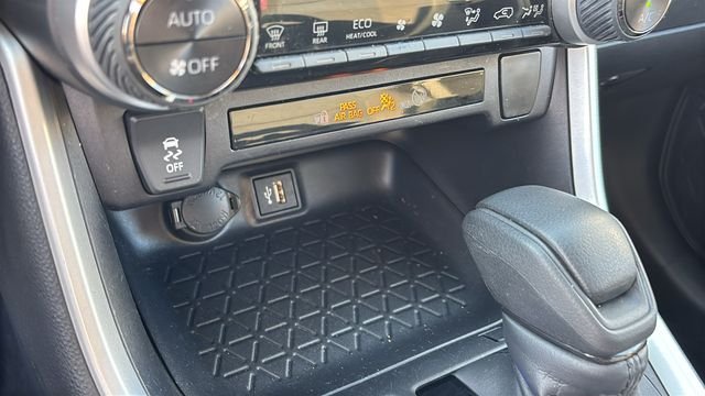 Used 2025 Pearl Toyota LE image 21