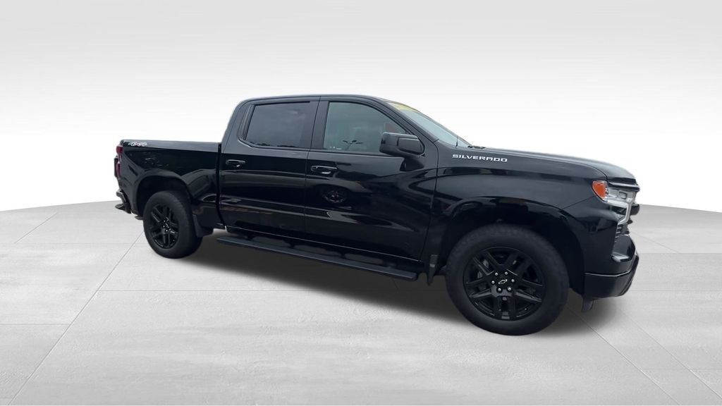 Used 2025 Black Chevrolet RST image 13
