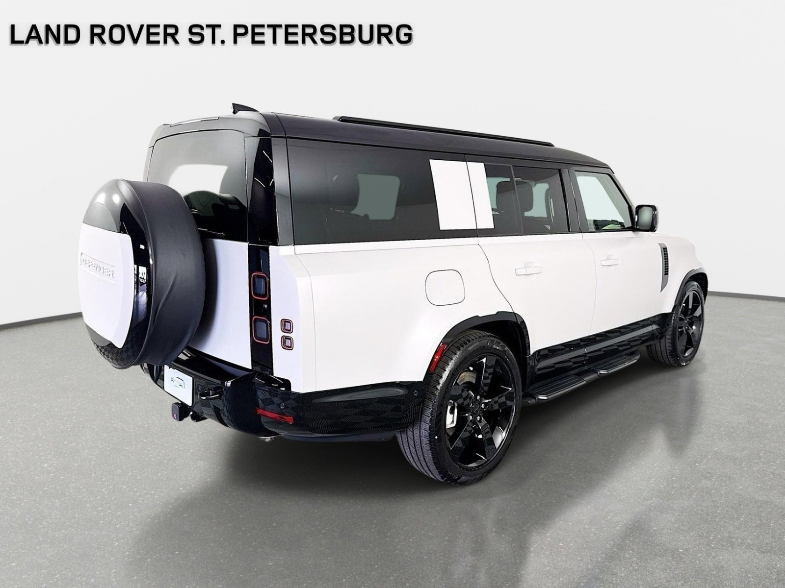 Used 2026 Gray Land Rover X-Dynamic SE image 5