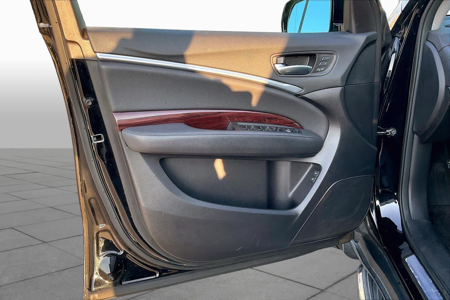 Used 2015 Crystal Black Pearl Acura  image 21