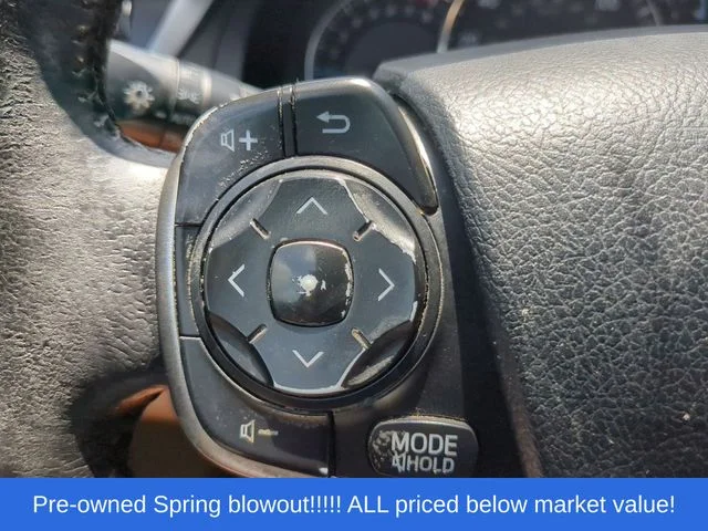 Used 2012 Beige Toyota XLE image 27