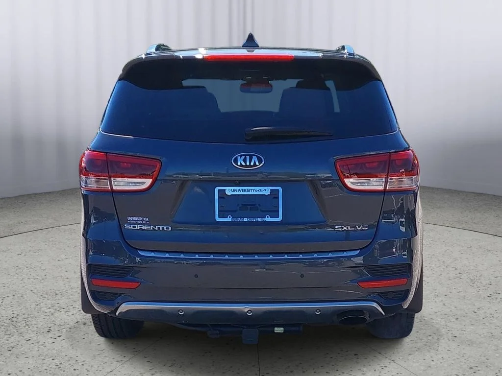 Used 2017 Gray Kia SX Limited image 4