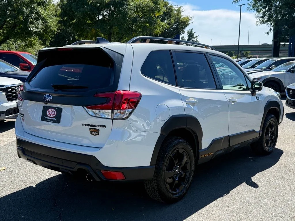 Used 2024 Crystal White Pearl Subaru Wilderness image 8