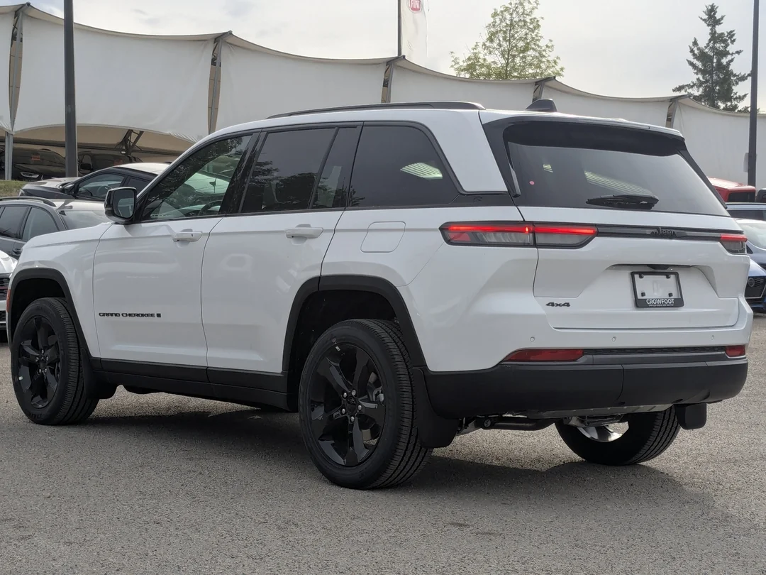 New 2026 White Jeep Altitude - - 4x4 - Power Sunroof - Trailer Tow Pkg - 20 Black Wheels - Remote Start & More! image 6