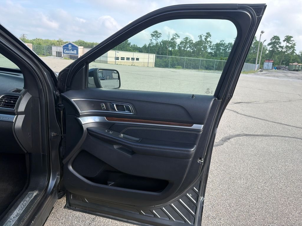 Used 2018 Gray Ford Limited image 20