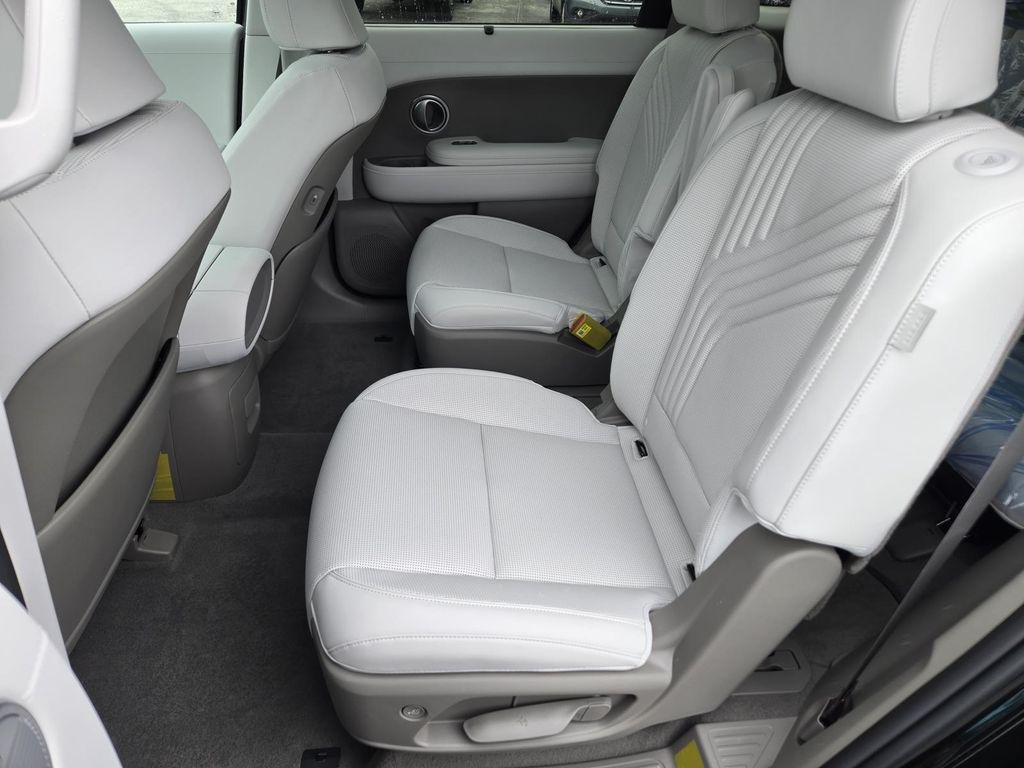 New 2026 Black Hyundai Blue SEL Premium 7P image 18