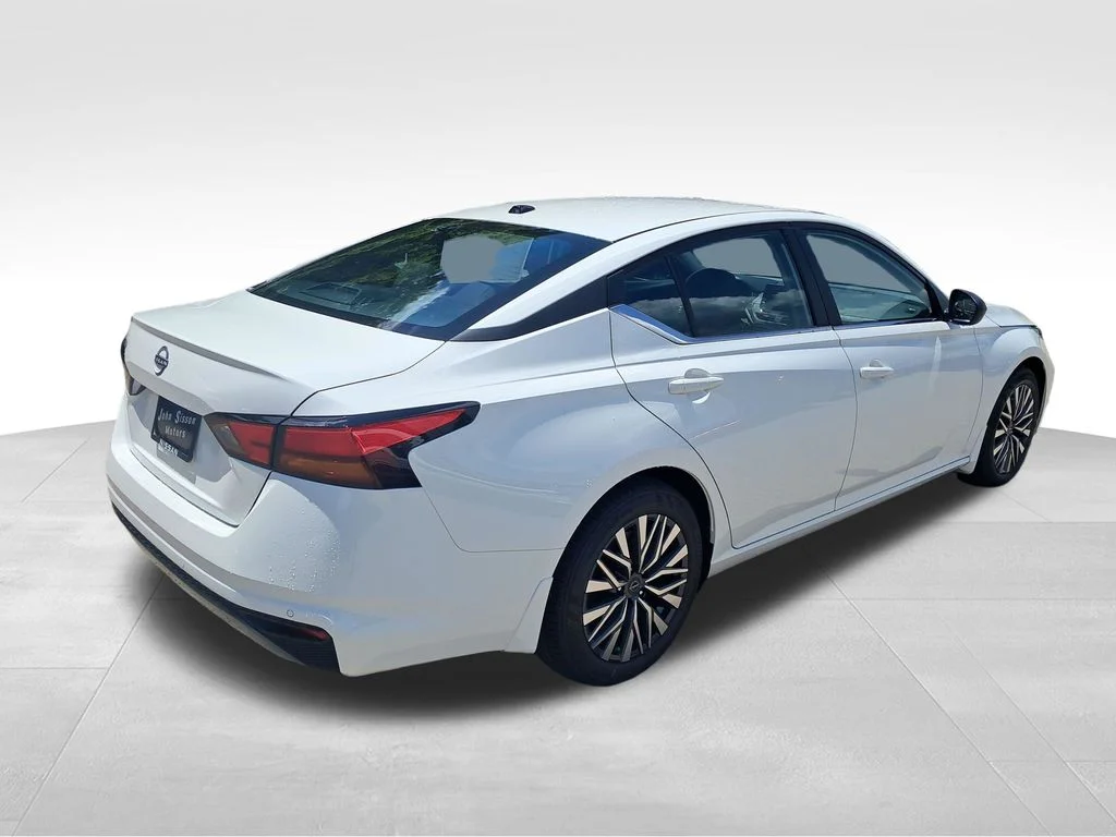 New 2026 White Nissan 2.5 SV image 5