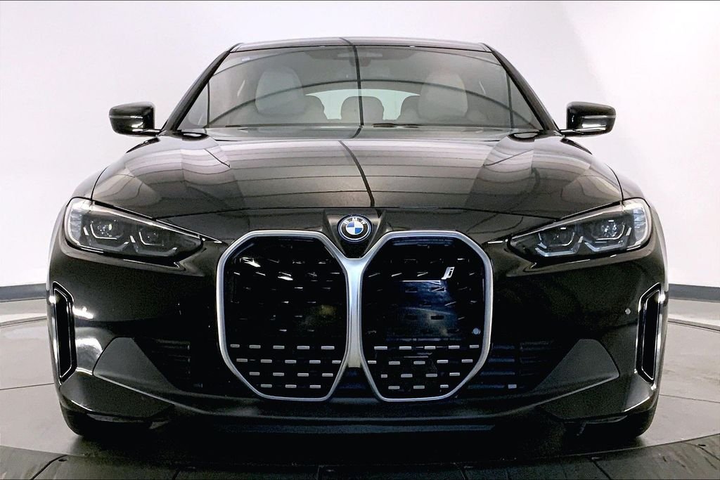Certified Used 2023 Black Sapphire Metallic BMW  image 2
