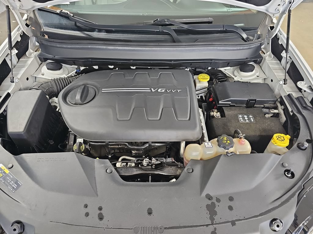 Used 2020 White Jeep Limited 4x4 image 36