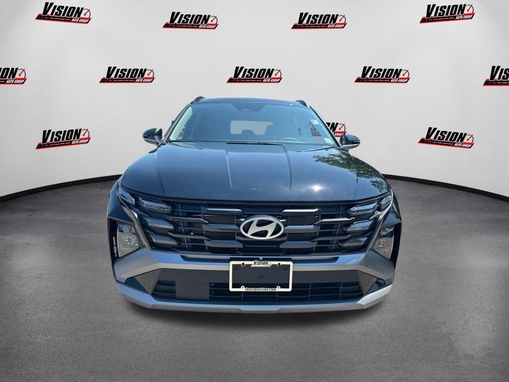 Used 2025 Black Hyundai SEL Convenience image 2