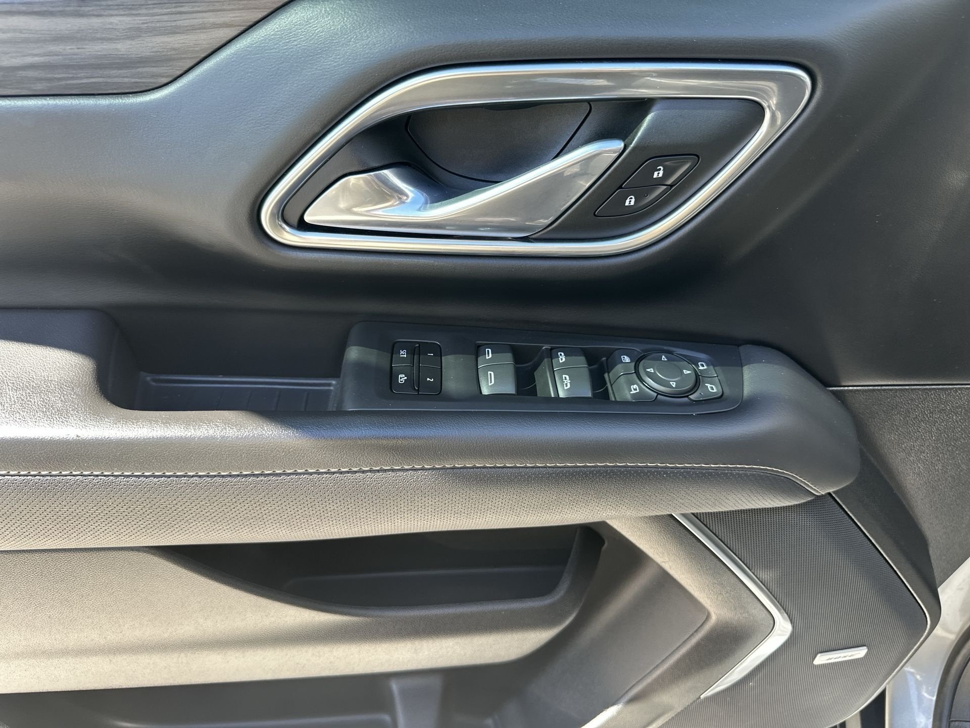 2023 GMC Yukon SLT - Photo 24