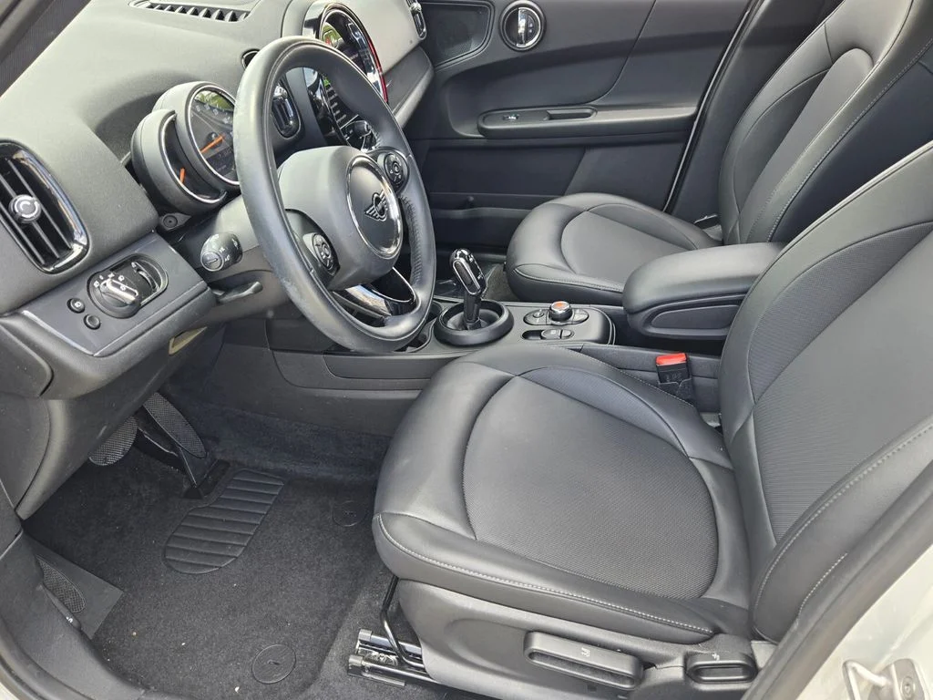 Used 2021 Silver MINI Oxford Edition image 10