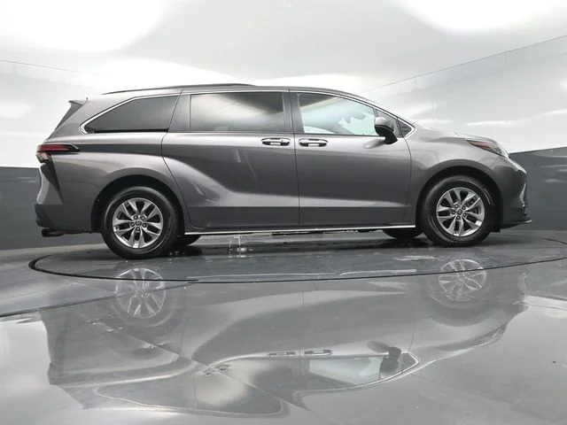 Used 2022 Gray Toyota XLE image 60