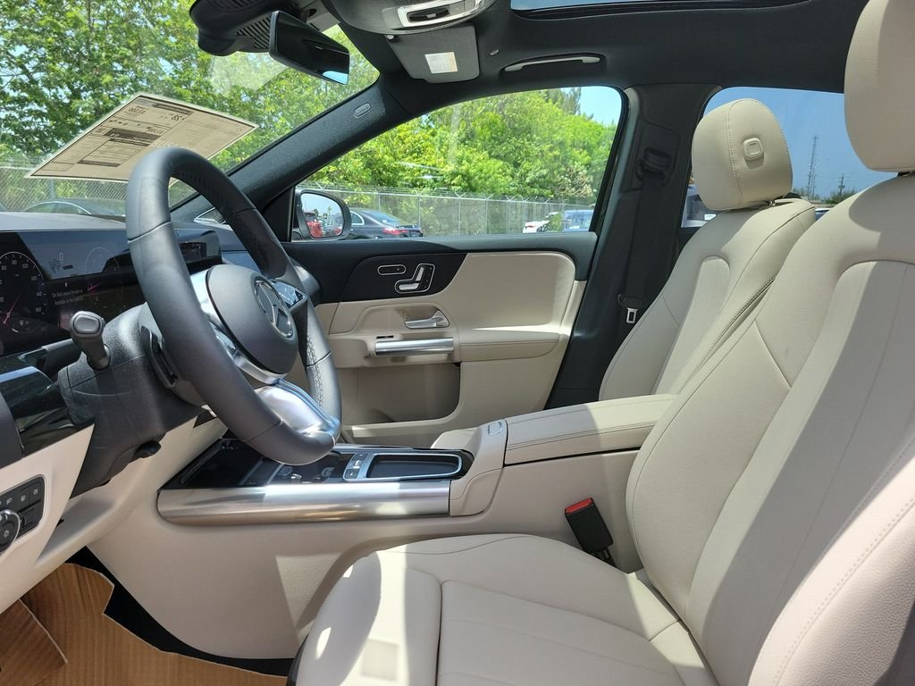 New 2026 Black Mercedes-Benz GLA 250 image 16