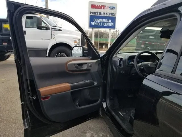 New 2025 Shadow Black Ford Outer Banks® image 13